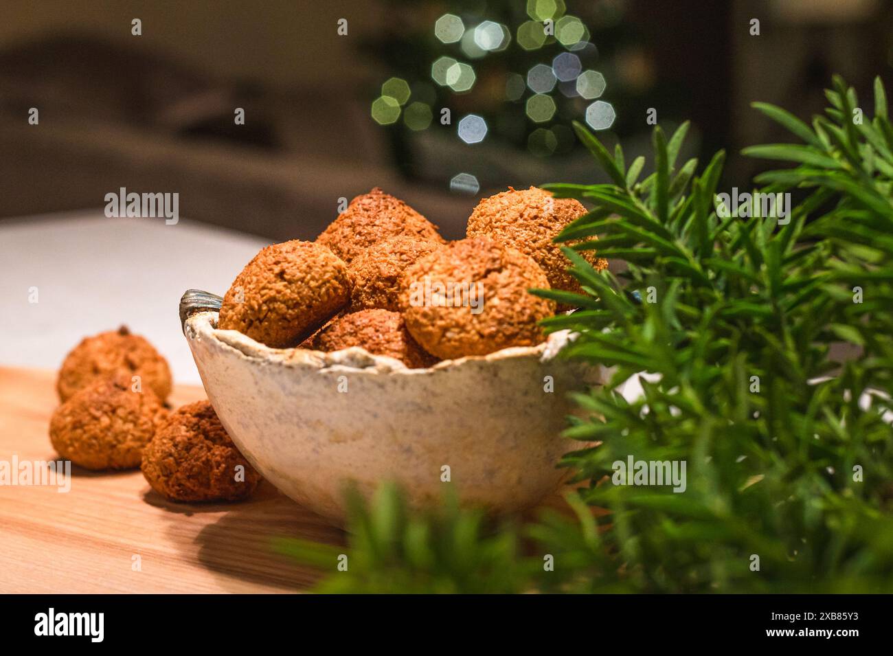 Ciotola di croccanti pepite di pollo Foto Stock