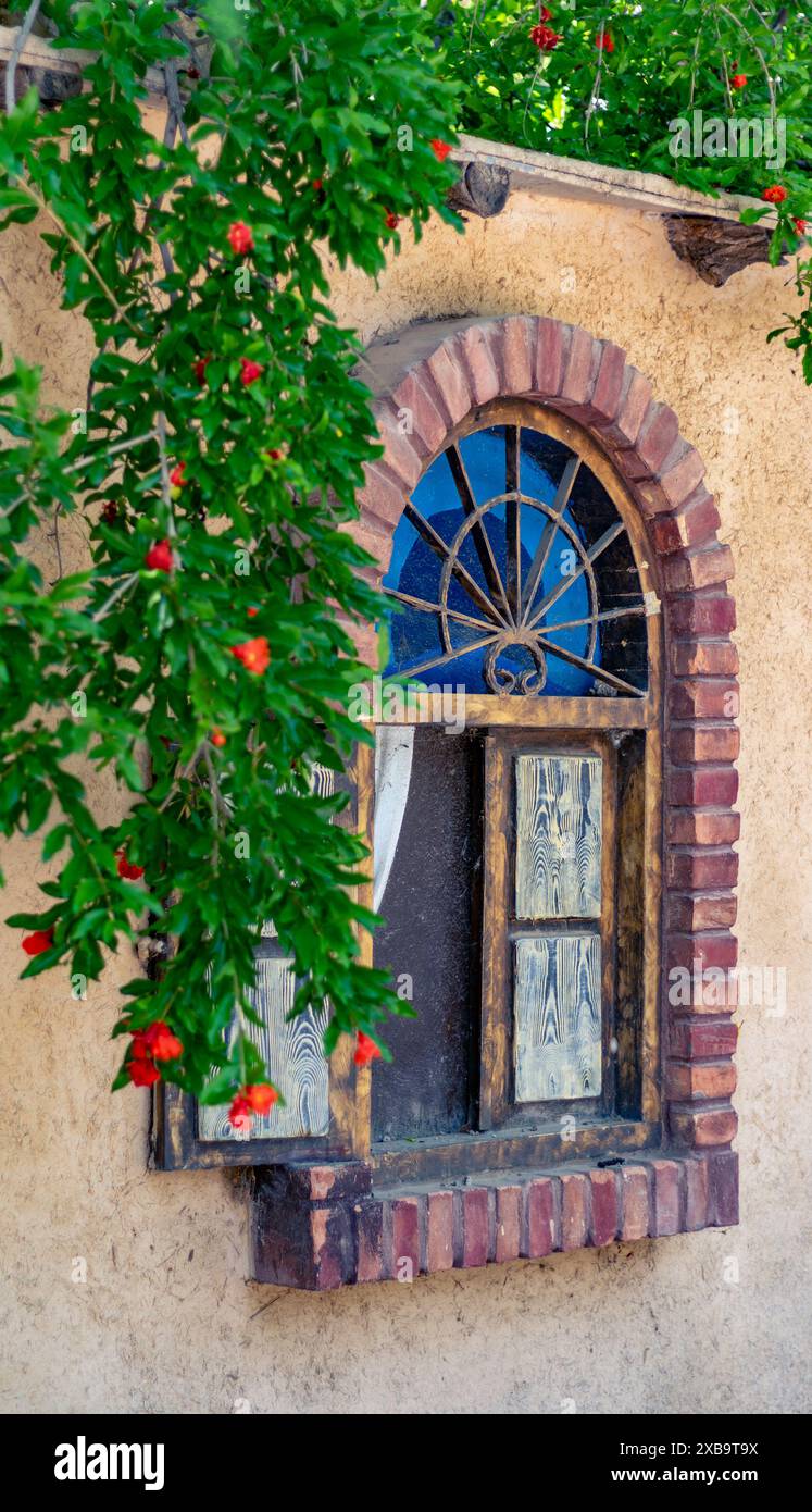 Finestra decorativa tradizionale. Foto Stock