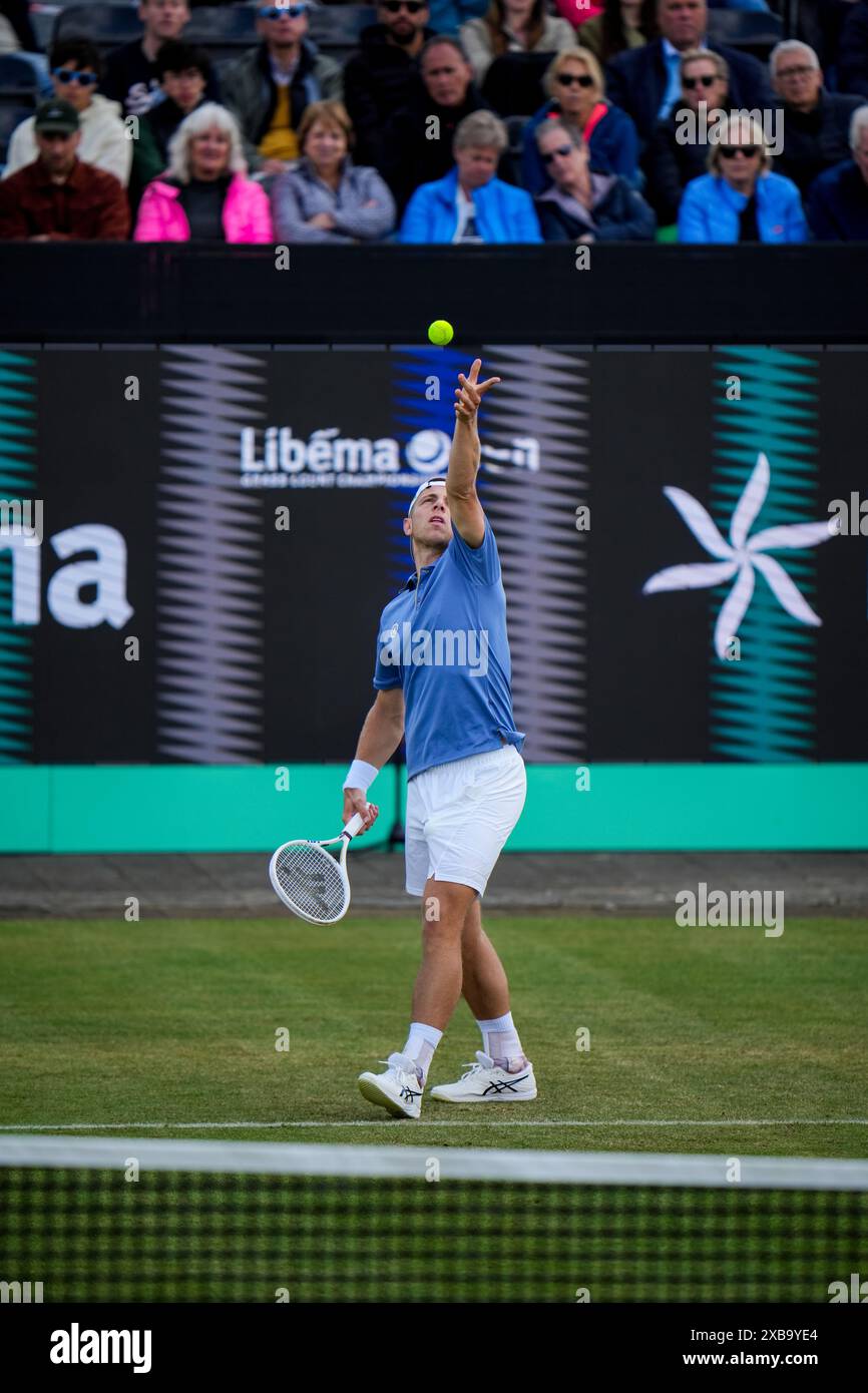 'S-HERTOGENBOSCH, PAESI BASSI - 11 GIUGNO: Tallon Griekspoor dei Paesi Bassi partecipa al primo turno maschile contro Miomir Kecmanovic di Serbia il giorno 2 del Libema Open Grass Court Championships all'Autotron l'11 giugno 2024 a 'S-Hertogenbosch, Paesi Bassi (foto di Rene Nijhuis/Agenzia BSR) NOOR Foto Stock