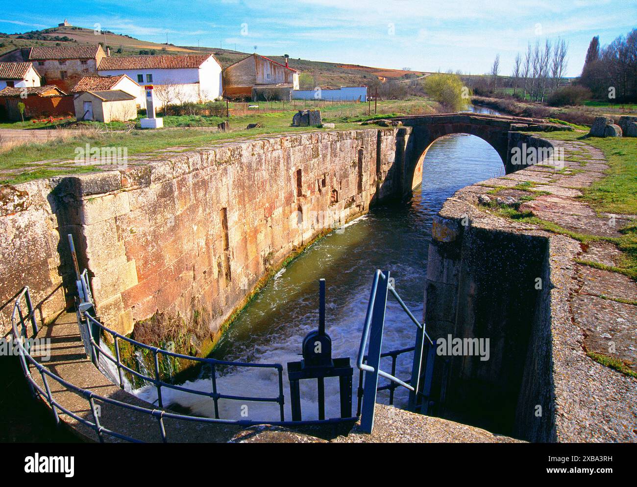 Canal de Castilla. Alar del Rey, provincia di Palencia, Castilla Leon, Spagna. Foto Stock