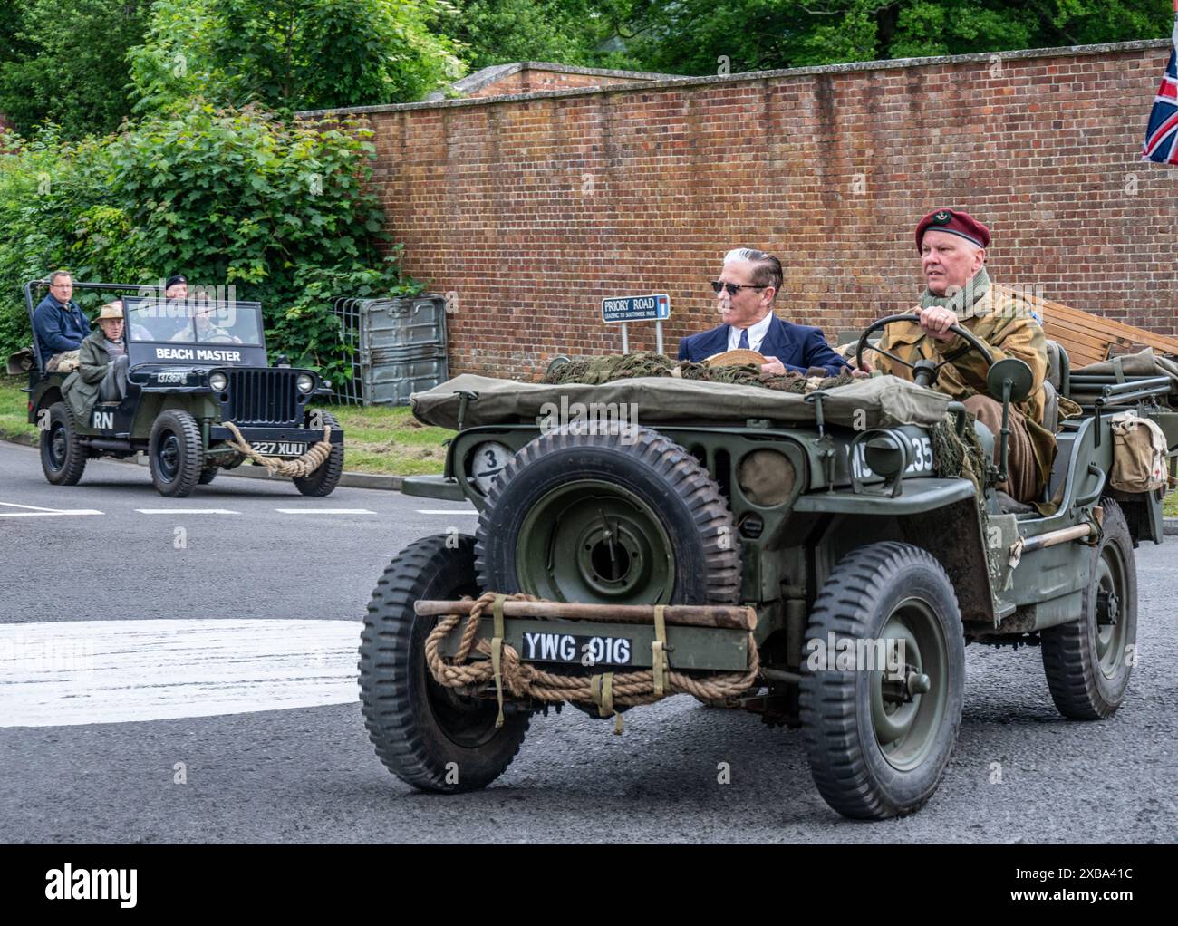 Veicoli militari in occasione del 80° anniversario dello sbarco del D-Day alla rinascita di Southwick del 2024. Foto Stock