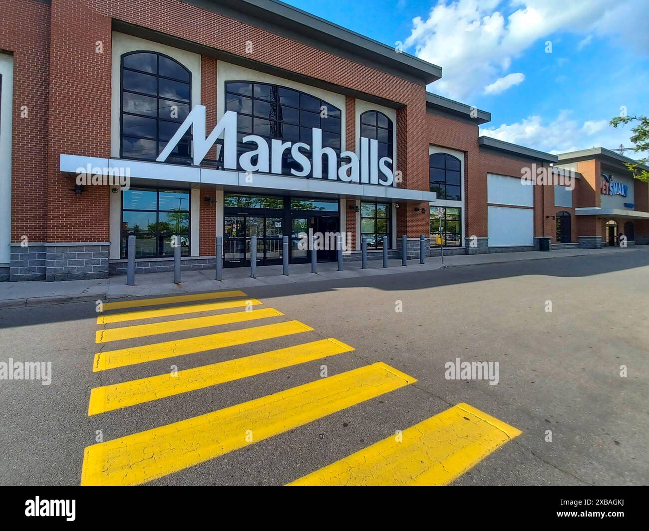 Toronto, ON, Canada - 3 aprile 2024: Vista sul segno del negozio Marshalls a Toronto Foto Stock