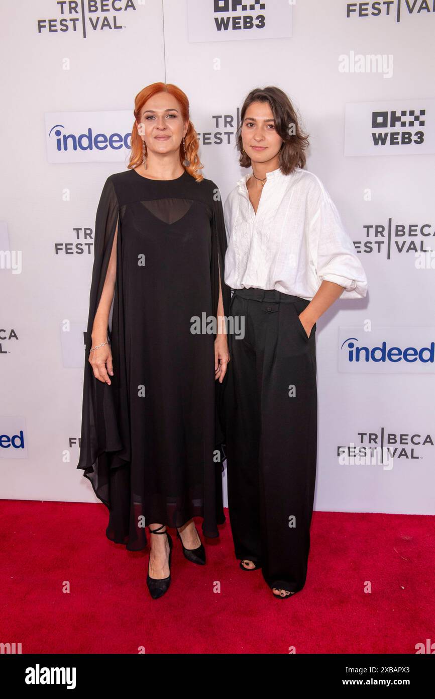 New York, Stati Uniti. 9 giugno 2024. Anna Neistat e Solomila Stasiv sono presenti alla prima di ''The Crane's Call'' durante il Tribeca Festival 2024 allo SVA Theater di New York, New York, USA, il 9 giugno 2024. (Foto di Thenews2/NurPhoto) crediti: NurPhoto SRL/Alamy Live News Foto Stock