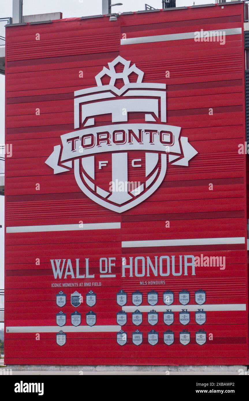 Toronto, ON, Canada – 5 aprile 2024: Logo della squadra MLS di Toronto F.C. presso il loro stadio di casa nel centro di Toronto, BMO Field Foto Stock