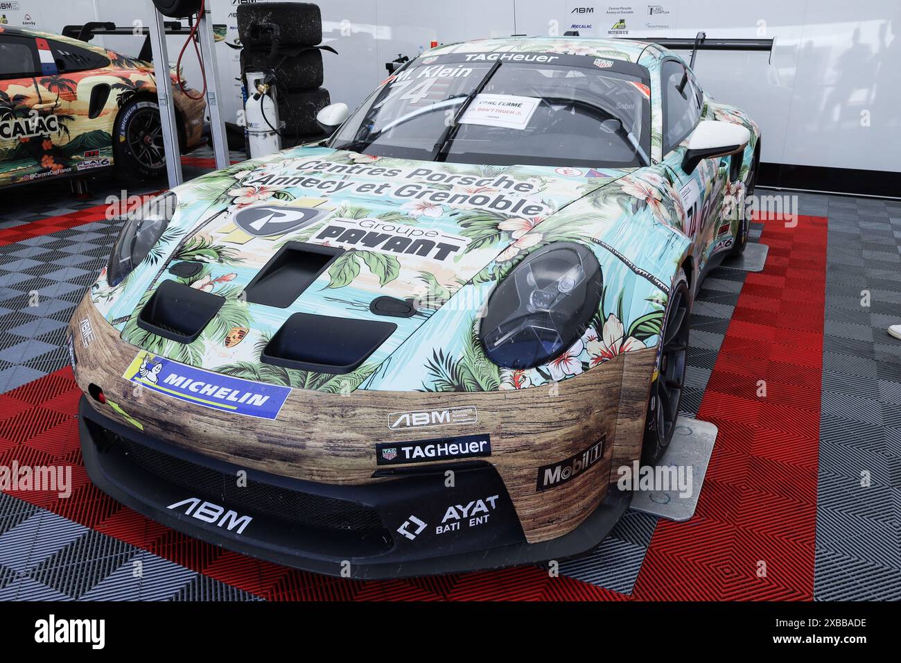 Porsche 911 GT3 Cup, vettura da corsa che ha preso parte alla 4 ore di Barcellona all'European le Mans Series sul circuito di Barcellona il 14/4/2024 Foto Stock