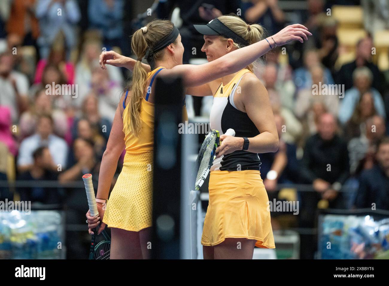 Herning, Danimarca. 11 giugno 2024. Caroline Wozniacki vince su Elina Svitolina in un match espositivo a Jyske Bank Boxen a Herning martedì 11 giugno 2024. (Foto: Bo Amstrup/Ritzau Scanpix) credito: Ritzau/Alamy Live News Foto Stock