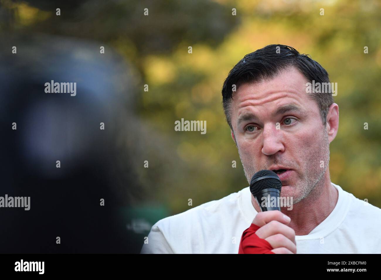 11 giugno 2024, San Paolo, SÃ Paolo, Brasile, Brasile: Chael Sonnen parla alla stampa durante la Spaten Fight Night - Silva x Sonnen: Open Workout al Ibirapuera Park l'11 giugno 2024 a San Paolo, Brasile. (Foto di Leandro Bernardes/PxImages) (immagine di credito: © Leandro Bernardes/PX Imagens via ZUMA Press Wire) SOLO PER USO EDITORIALE! Non per USO commerciale! Foto Stock