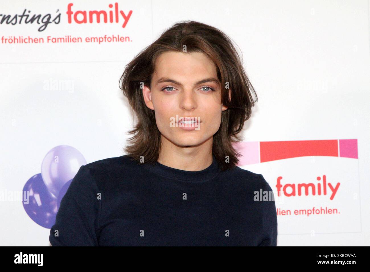 Damian Hurley bei der Ernsting's Family Fashionshow am 11.06.2024 ad Amburgo Ernstings Family Modenschau 2024 ad Amburgo *** Damian Hurley alla Ernsting's Family Fashion Show l'11 06 2024 ad Amburgo, Ernstings Family Fashion Show 2024 ad Amburgo Foto Stock