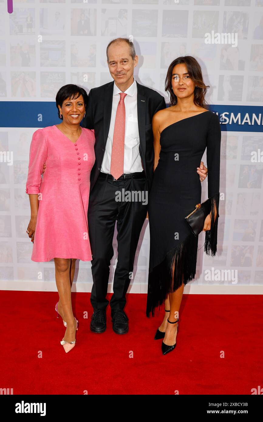 Shobna Mohn, Christoph Mohn, Annika Mohn bei der Bertelsmann Sommerparty in der Bertelsmann Repräsentanz Berlin. *** Shobna Mohn, Christoph Mohn, Annika Mohn alla festa estiva Bertelsmann presso l'Ufficio di rappresentanza Bertelsmann di Berlino Foto Stock