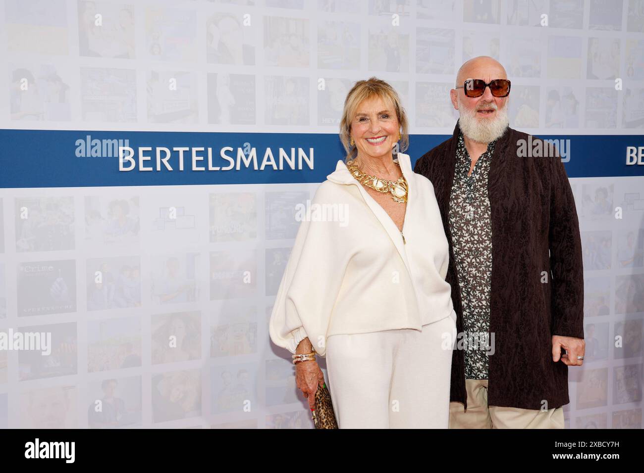 Diana Koerner, Roland Renner bei der Bertelsmann Sommerparty in der Bertelsmann Repräsentanz Berlin. *** Diana Koerner, Roland Renner al Bertelsmann Summer Party presso l'ufficio di rappresentanza Bertelsmann a Berlino Foto Stock