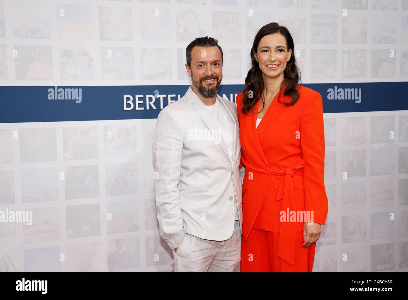 Reha Omayer, Pinar Atalay bei der Bertelsmann Sommerparty in der Bertelsmann Repräsentanz Berlin. *** Reha Omayer, Pinar Atalay al Bertelsmann Summer Party presso l'Ufficio di rappresentanza Bertelsmann di Berlino Foto Stock