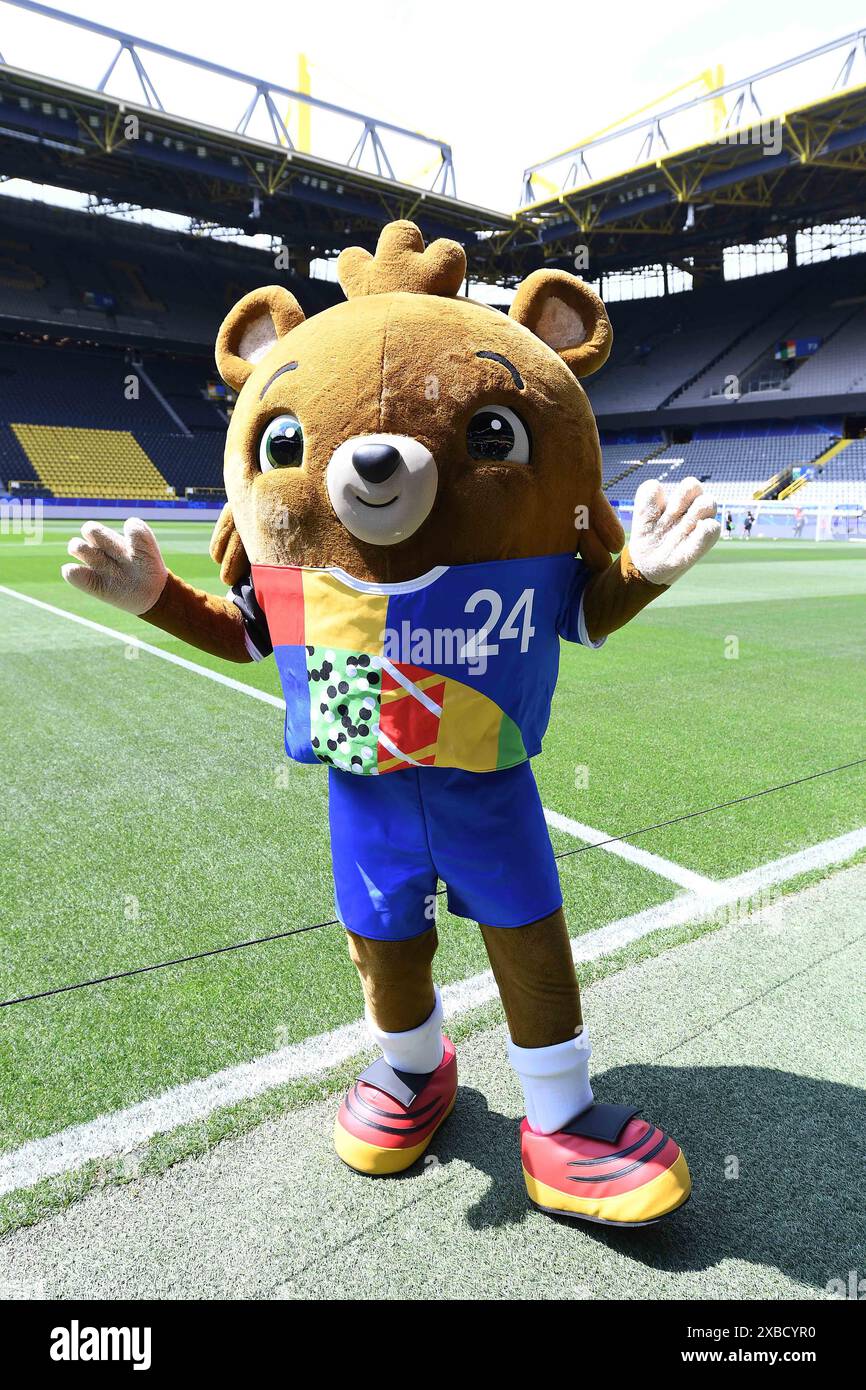 Dortmund, Germania. 11 giugno 2024. UEFA EURO 2024 - Stadium Open Media Days am 11.06.2024 im BVB Stadion Dortmund a Dortmund Maskottchen Albaert foto: Revierfoto crediti: ddp media GmbH/Alamy Live News Foto Stock