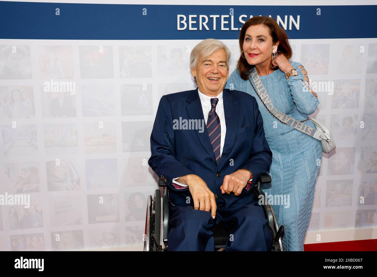 Matthias Prinz e Alexandra von Rehlingen bei der Bertelsmann Sommerparty in der Bertelsmann Repräsentanz Berlin. *** Matthias Prinz e Alexandra von Rehlingen al Bertelsmann Summer Party presso l'ufficio di rappresentanza Bertelsmann a Berlino Foto Stock