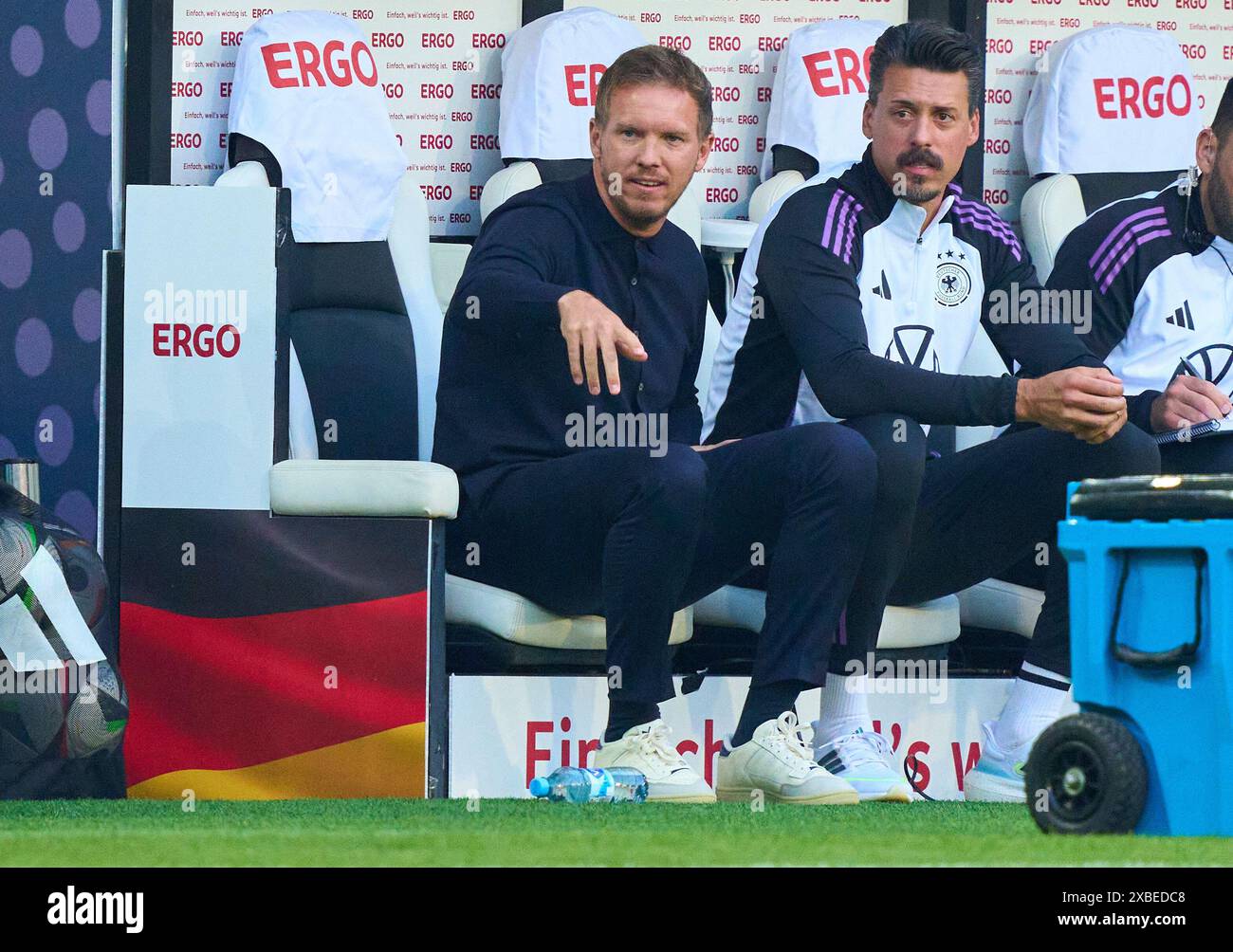 DFB allenatore Julian Nagelsmann , Bundestrainer, Nationaltrainer, Sandro Wagner Assistente allenatore DFB nella partita amichevole GERMANIA - GRECIA 2-1 in preparazione ai Campionati europei 2024 il 3 giugno 2024 a Nürnberg, Germania. Fotografo: Peter Schatz Foto Stock