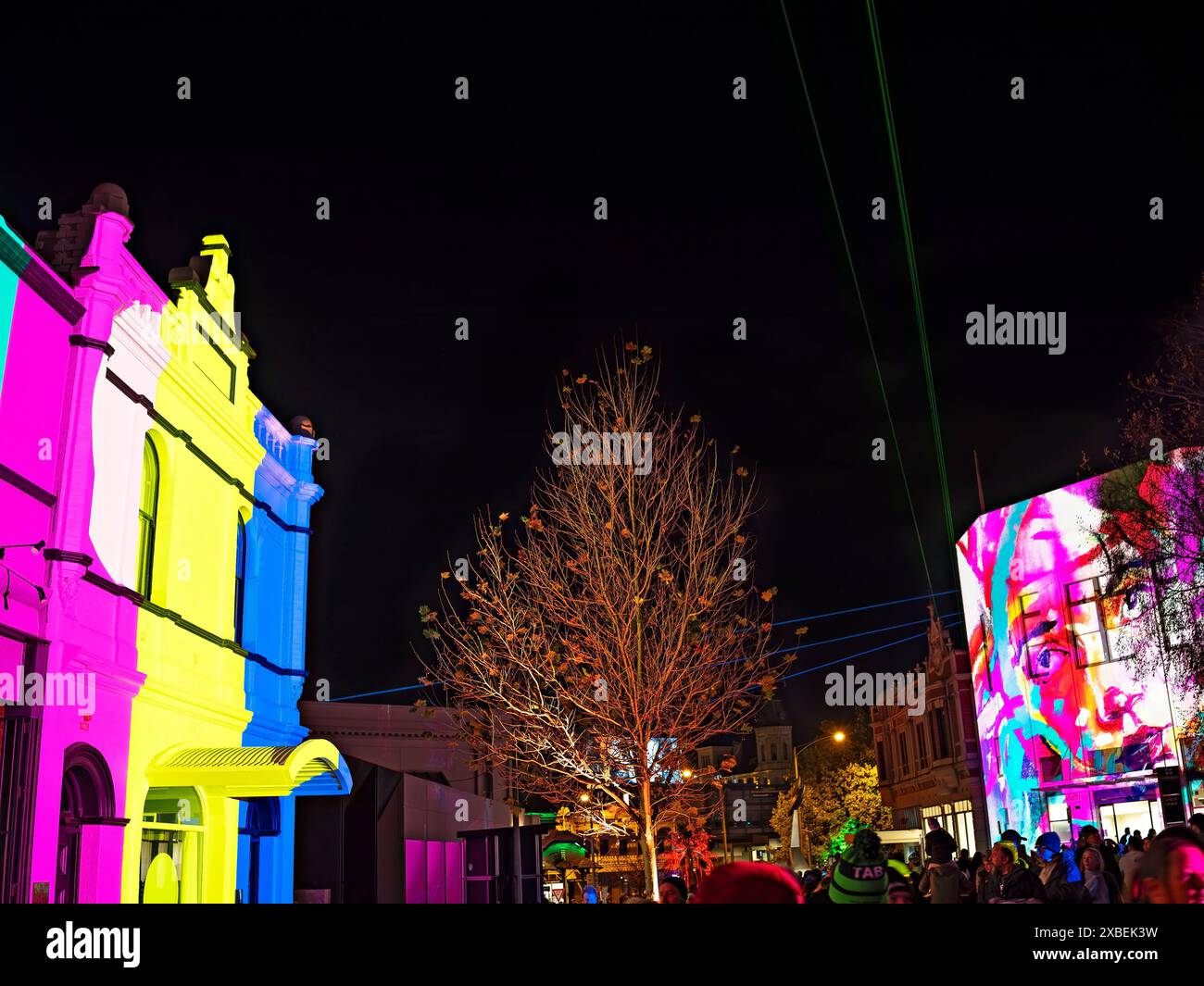 Ballarat Australia / White Night Ballarat trasforma la sua splendida architettura in opere d'arte. Foto Stock