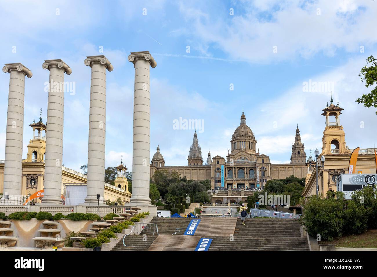 Palazzo Nazionale di Barcellona sulla montagna Montjuic. Dalla costruzione del palazzo offre un magnifico panorama della città. Qui si trova il Museo Nazionale d'Arte di Catalon Foto Stock