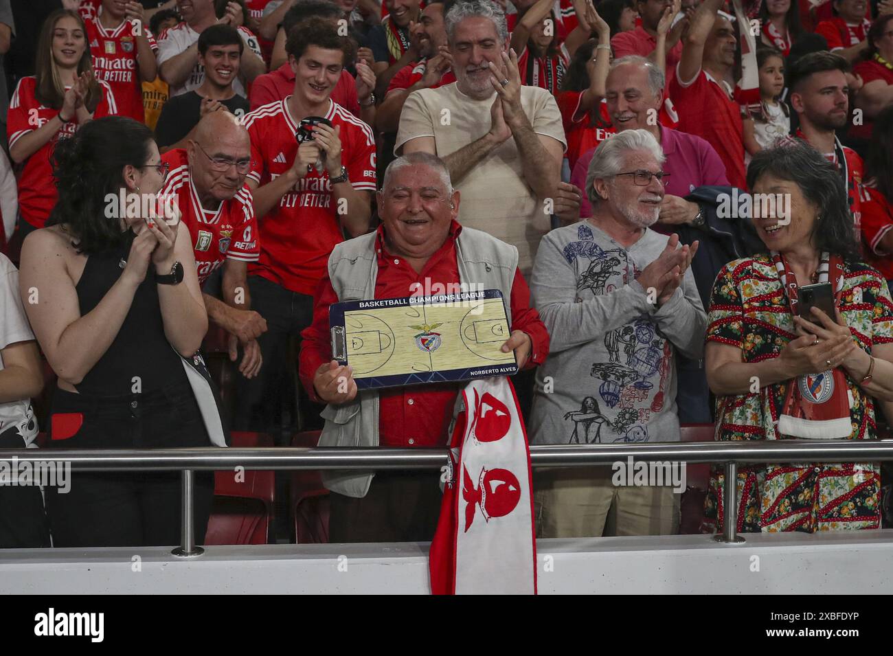 Lisbona, 10/06/2024 - lo Sport Lisboa e Benfica sono stati incoronati 2023/24 campioni nazionali di basket questo pomeriggio dopo aver battuto il Futebol Clube do Porto al Pavilhão da Luz di Lisbona Foto Stock