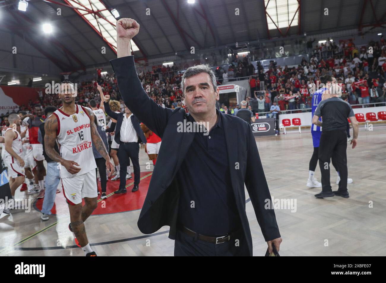 Lisbona, 10/06/2024 - lo Sport Lisboa e Benfica sono stati incoronati 2023/24 campioni nazionali di basket questo pomeriggio dopo aver battuto il Futebol Clube do Porto al Pavilhão da Luz di Lisbona Foto Stock