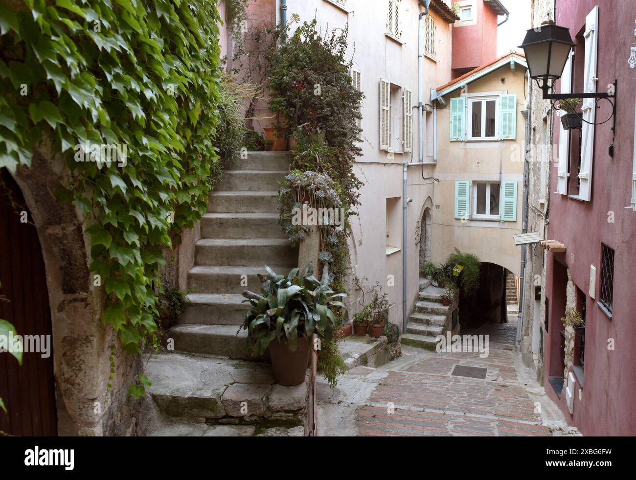 Il borgo medioevale di Roquebrune-Cap-Martin, Provence-Alpes-Côte d'Azur, in Francia. Cote d Azur della Riviera Francese. Foto Stock