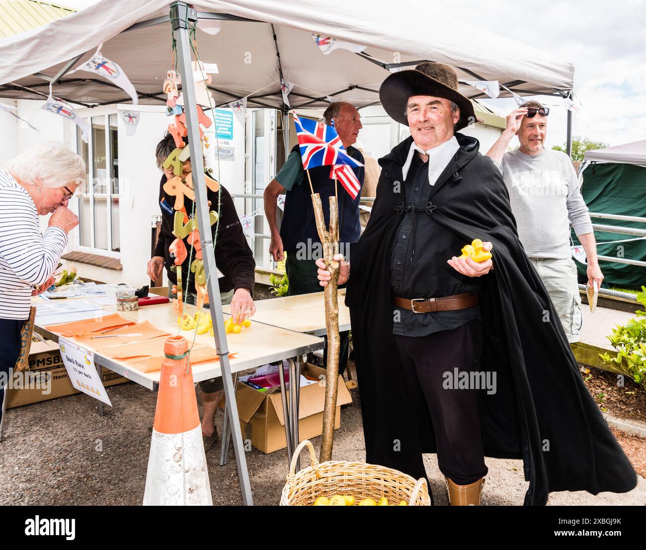 East Budleigh Village Scarecrow Festival in aiuto di tutti i Santi Chiesa. Foto Stock