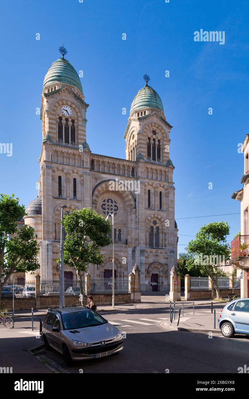 Nancy, Francia - giugno 25 2020: La Basilica del Sacro cuore è una chiesa cattolica in stile romano-bizantino, ispirata alla Basilica del Sacro udito Foto Stock