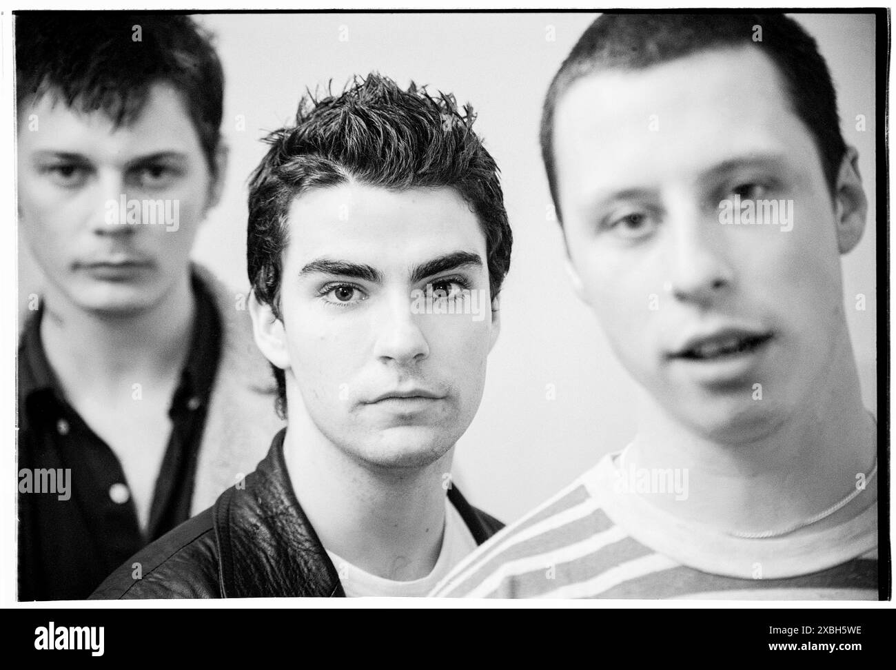 STEREOPHONICS, BACKSTAGE PORTRAIT, VERY YOUNG, 1997: The Stereophonics Original lineup full band in un mini-festival di St David's Day al Coal Exchange a Cardiff Bay, Galles, Regno Unito il 1° marzo 1997. Foto: Rob Watkins. INFO: Stereophonics, una band rock gallese, emerse negli anni '1990 come figure di spicco del rock britannico. Con la voce e i successi di Kelly Jones come "Dakota", hanno raggiunto il successo commerciale. La loro discografia riflette un diverso mix di generi rock, mostrando il loro fascino duraturo. Foto Stock