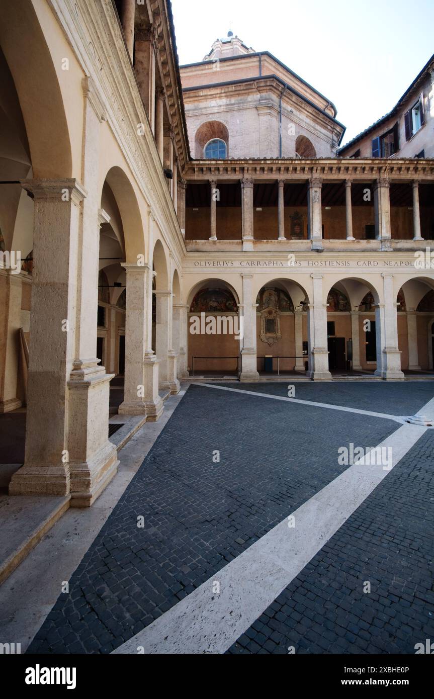 Italia Lazio Roma, Santa Maria della Pace chiesa, chiostro di Donato Bramante del XVI secolo Foto Stock