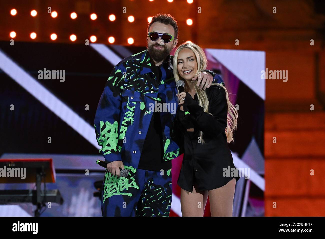 Roma, Italia. 12 maggio 2024. Ana Mena e Dargen D'amico si esibiscono durante il TIM Summer Hits in Piazza del popolo a Roma, l'11 giugno 2024. (Foto di Domenico Cippitelli/NurPhoto) credito: NurPhoto SRL/Alamy Live News Foto Stock