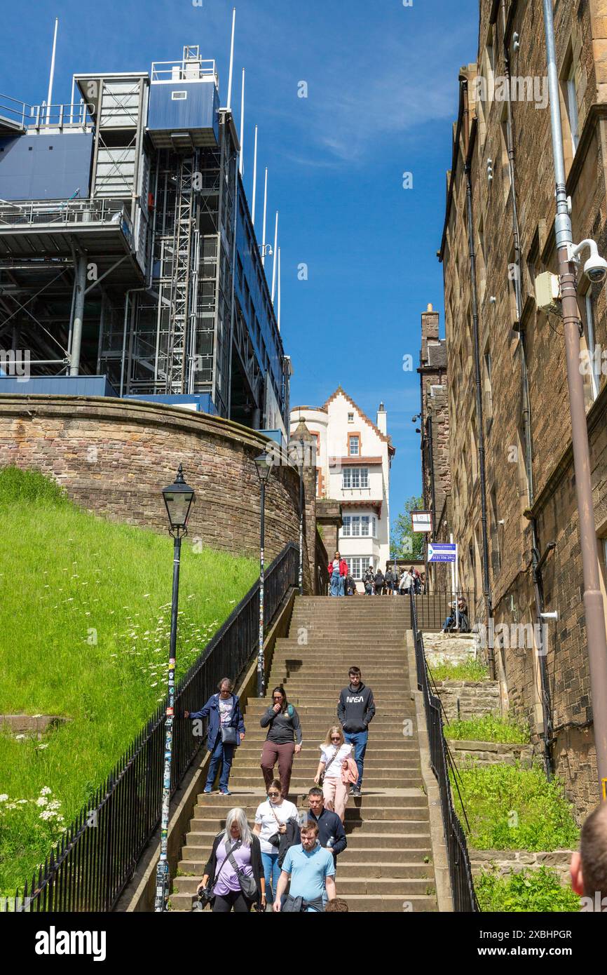 Castle Wynd North Steps vicino al Castello di Edimburgo Foto Stock