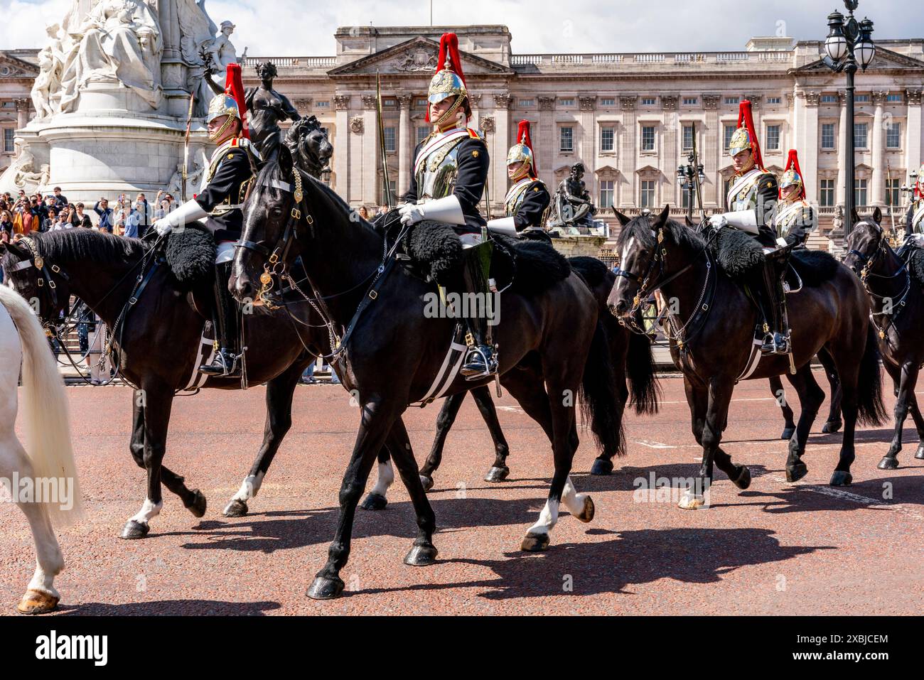 Cerimonia del cambio della Guardia, Buckingham Palace, Londra, Regno Unito. Foto Stock