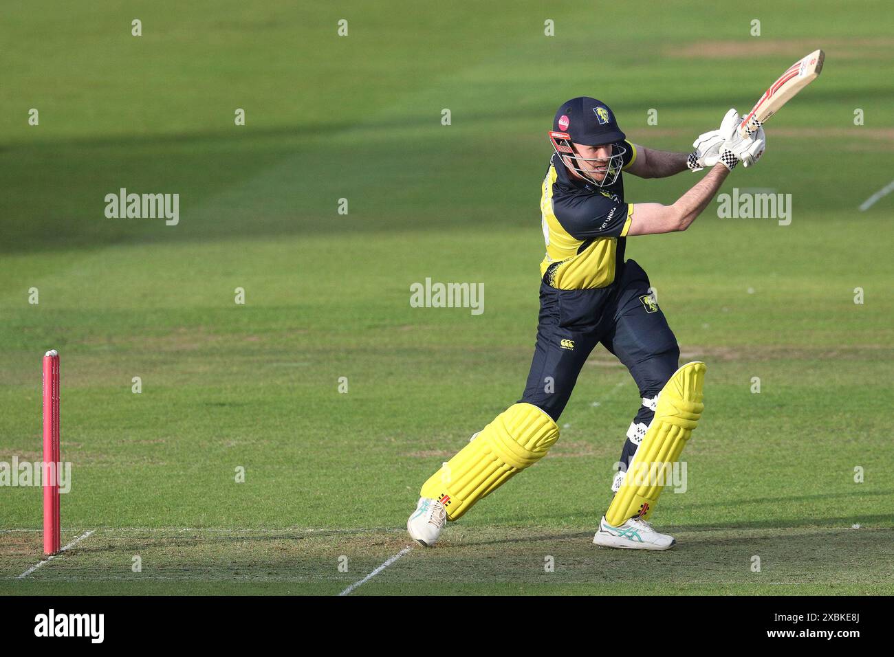 Ashton Turner di Durham in battuta durante il Vitality T20 Blast match tra Durham e Leicestershire Foxes al Seat Unique Riverside, Chester le Street, mercoledì 12 giugno 2024. (Foto: Robert Smith | mi News) crediti: MI News & Sport /Alamy Live News Foto Stock