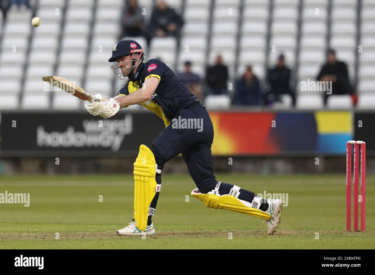 Ashton Turner di Durham in battuta durante il Vitality T20 Blast match tra Durham e Leicestershire Foxes al Seat Unique Riverside, Chester le Street, mercoledì 12 giugno 2024. (Foto: Robert Smith | mi News) crediti: MI News & Sport /Alamy Live News Foto Stock