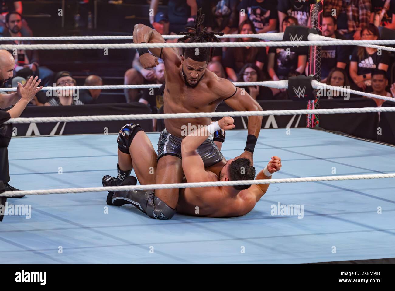 Trick Williams contro Ethan Page per l'NXT Championship a NXT Battlegrounds all'UFC Apex di Las Vegas Foto Stock
