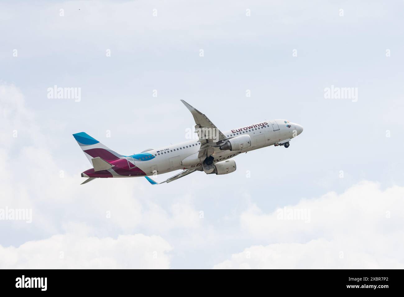 BERLINO - 7 GIUGNO 2024: Airbus A330-343 a fusoliera larga della Turkish Airlines. Foto Stock
