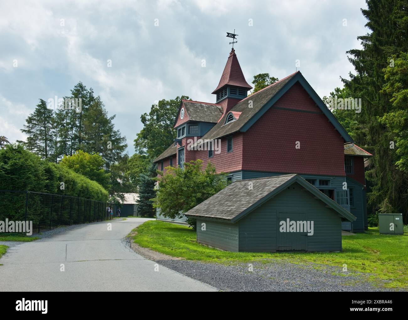 Edificio con scuderia di cavalli. Sede del sito storico nazionale Franklin D. Roosevelt. Springwood estate, Hyde Park, Stato di New York, Stati Uniti Foto Stock