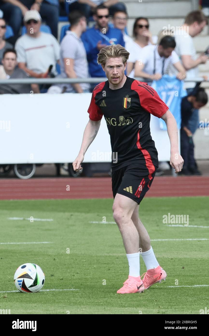 Freiberg, Germania. 13 giugno 2024. Kevin De Bruyne, in Belgio, raffigurato durante una sessione di allenamento della nazionale belga di calcio Red Devils, giovedì 13 giugno 2024 nel loro campo base a Freiberg am Neckar, in Germania, in preparazione dei Campionati europei di calcio UEFA Euro 2024. I Red Devils giocano nel gruppo F ai Campionati europei di Europa 2024 in Germania. BELGA PHOTO BRUNO FAHY credito: Belga News Agency/Alamy Live News Foto Stock
