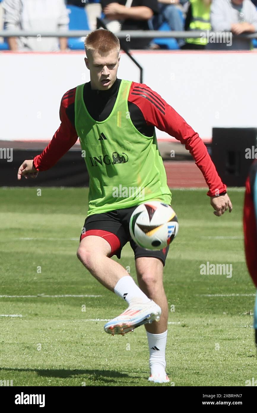 Freiberg, Germania. 13 giugno 2024. Arthur Vermeeren, in Belgio, raffigurato durante una sessione di allenamento della nazionale belga di calcio Red Devils, giovedì 13 giugno 2024 nel loro campo base a Freiberg am Neckar, in Germania, in preparazione dei Campionati europei di calcio UEFA Euro 2024. I Red Devils giocano nel gruppo F ai Campionati europei di Europa 2024 in Germania. BELGA PHOTO BRUNO FAHY credito: Belga News Agency/Alamy Live News Foto Stock