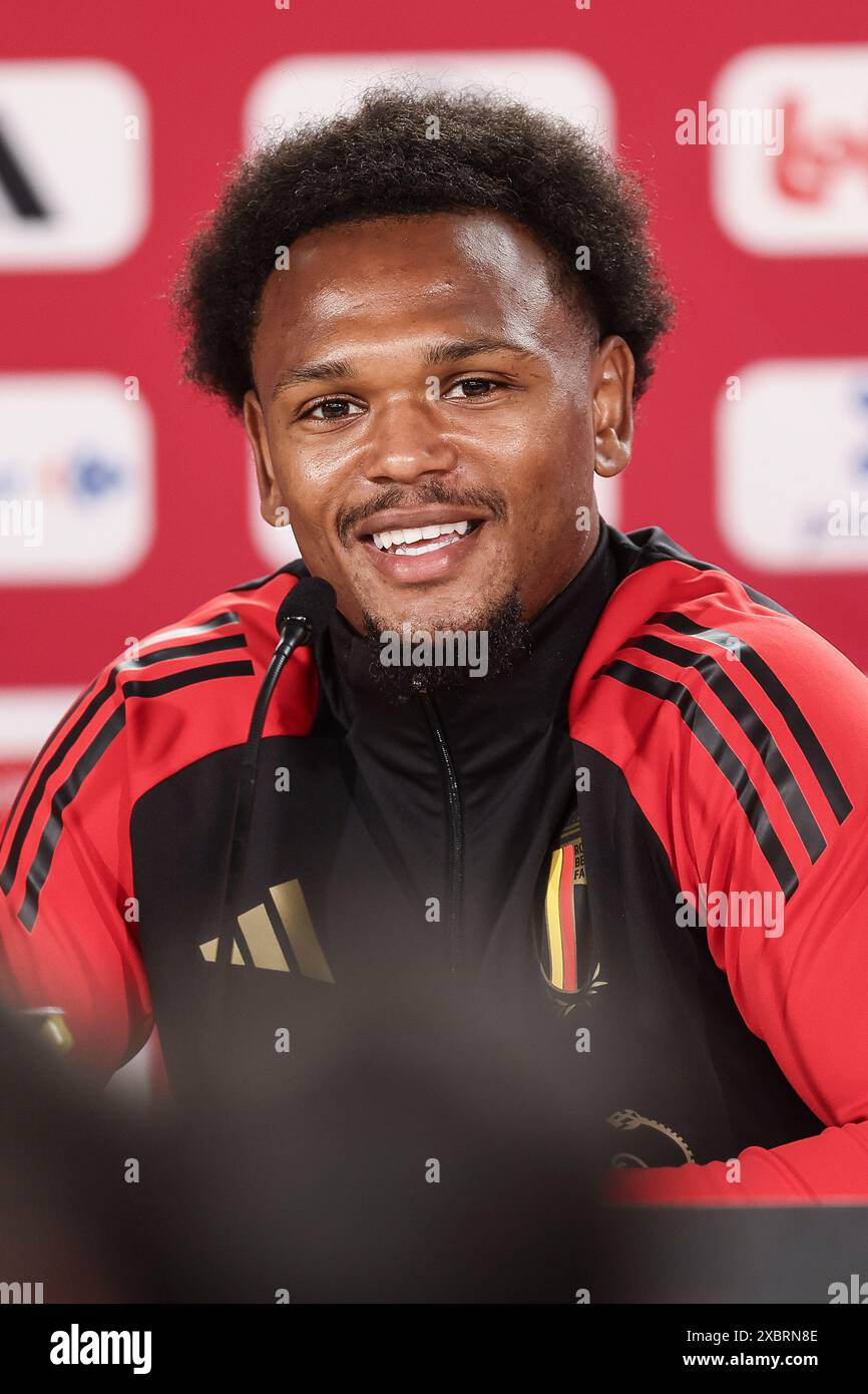 Freiberg, Germania. 13 giugno 2024. Lois Openda belga nella foto durante una conferenza stampa della nazionale belga di calcio Red Devils, giovedì 13 giugno 2024 nel loro campo base a Freiberg am Neckar, Germania, in preparazione dei Campionati europei di calcio UEFA Euro 2024. I Red Devils giocano nel gruppo F ai Campionati europei di Europa 2024 in Germania. BELGA PHOTO BRUNO FAHY credito: Belga News Agency/Alamy Live News Foto Stock