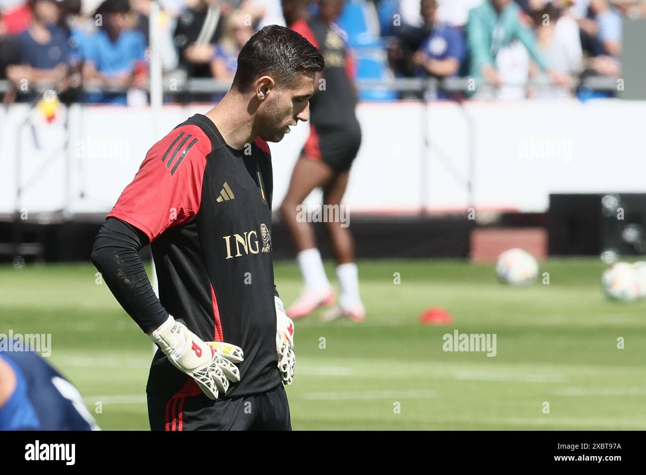 Freiberg, Germania. 13 giugno 2024. Il portiere belga Koen Casteels, nella foto, durante una sessione di allenamento della nazionale belga dei Red Devils, giovedì 13 giugno 2024, al campo base di Freiberg am Neckar, Germania, in preparazione dei Campionati europei di calcio UEFA Euro 2024. I Red Devils giocano nel gruppo F ai Campionati europei di Europa 2024 in Germania. BELGA PHOTO BRUNO FAHY credito: Belga News Agency/Alamy Live News Foto Stock