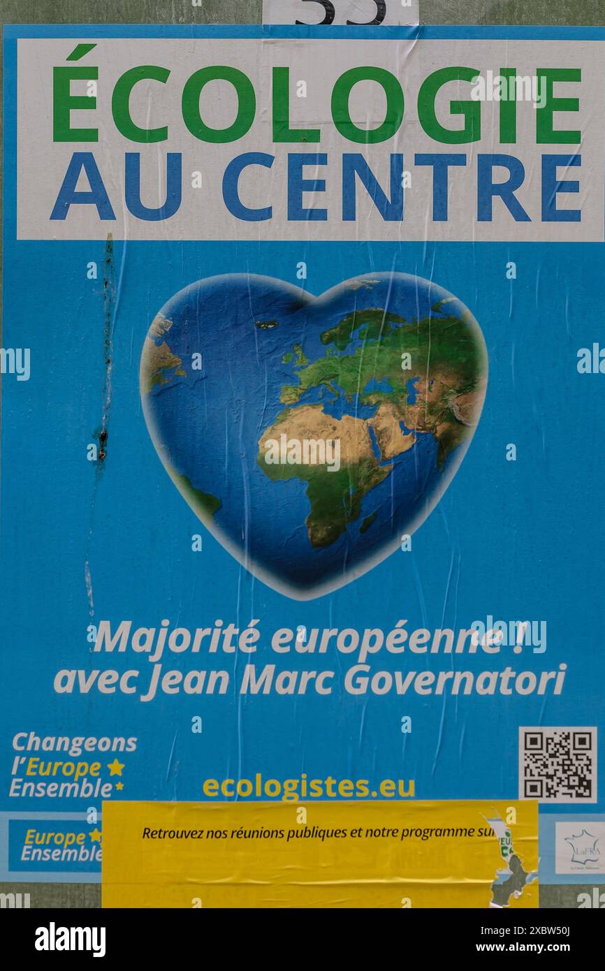 Parigi, Francia - 4 giugno 2024: Affissioni di Jean Marc governatori, candidato al Partito Ecologia di Parigi Foto Stock