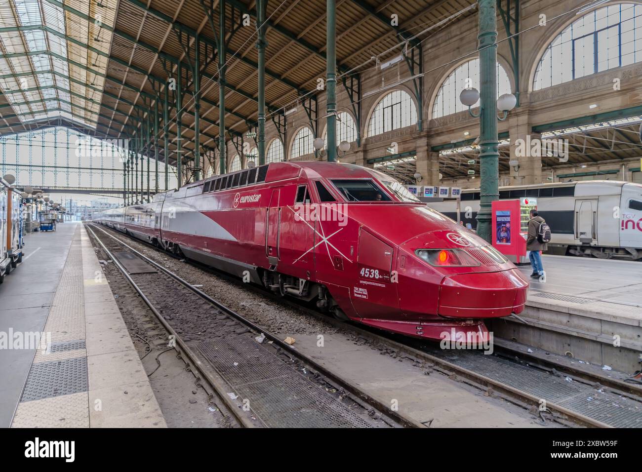 Parigi, Francia - 17 maggio 2024: Vista di un treno Thalys che divenne un treno Eurostar alla Gare de Lyon a Parigi in Francia Foto Stock