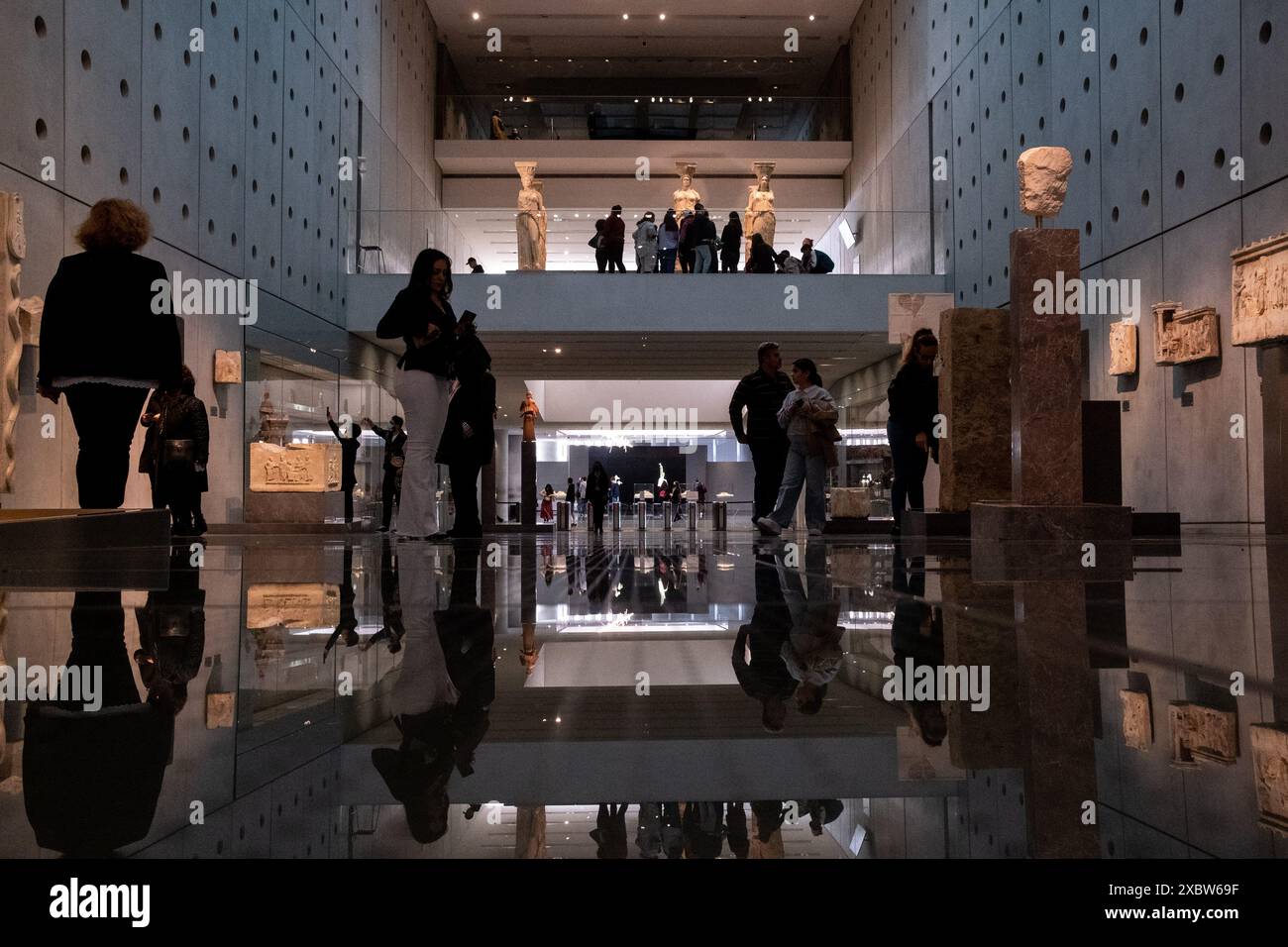 Ingresso al Museo dell'Acropoli di Atene, capitale della Grecia, l'11 gennaio 2023. Entree du musee de l Acropole a Athenes, capitale de la Grece le 11 Foto Stock