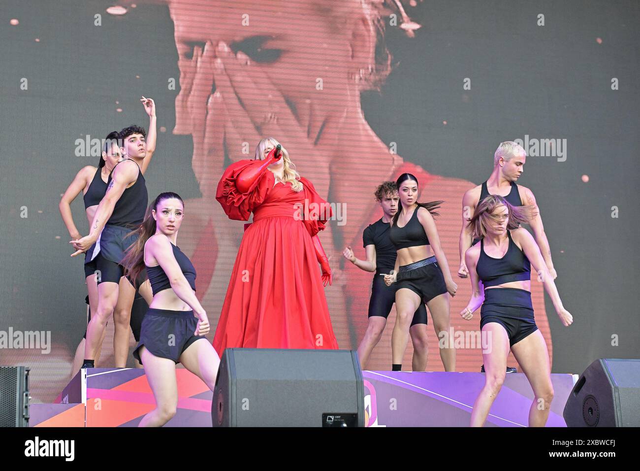 Roma, Italia. 12 giugno 2024. Olympic Stadium, Roma, Italia - l'artista britannica Grace Davies, finalista di X Factor UK 2017, autrice dell'inno ufficiale dei Campionati europei di atletica leggera durante i Campionati europei di atletica leggera 2024 giorno 6, 12 giu 2024 (foto di Roberto Ramaccia/Sipa USA) crediti: SIPA USA/Alamy Live News Foto Stock