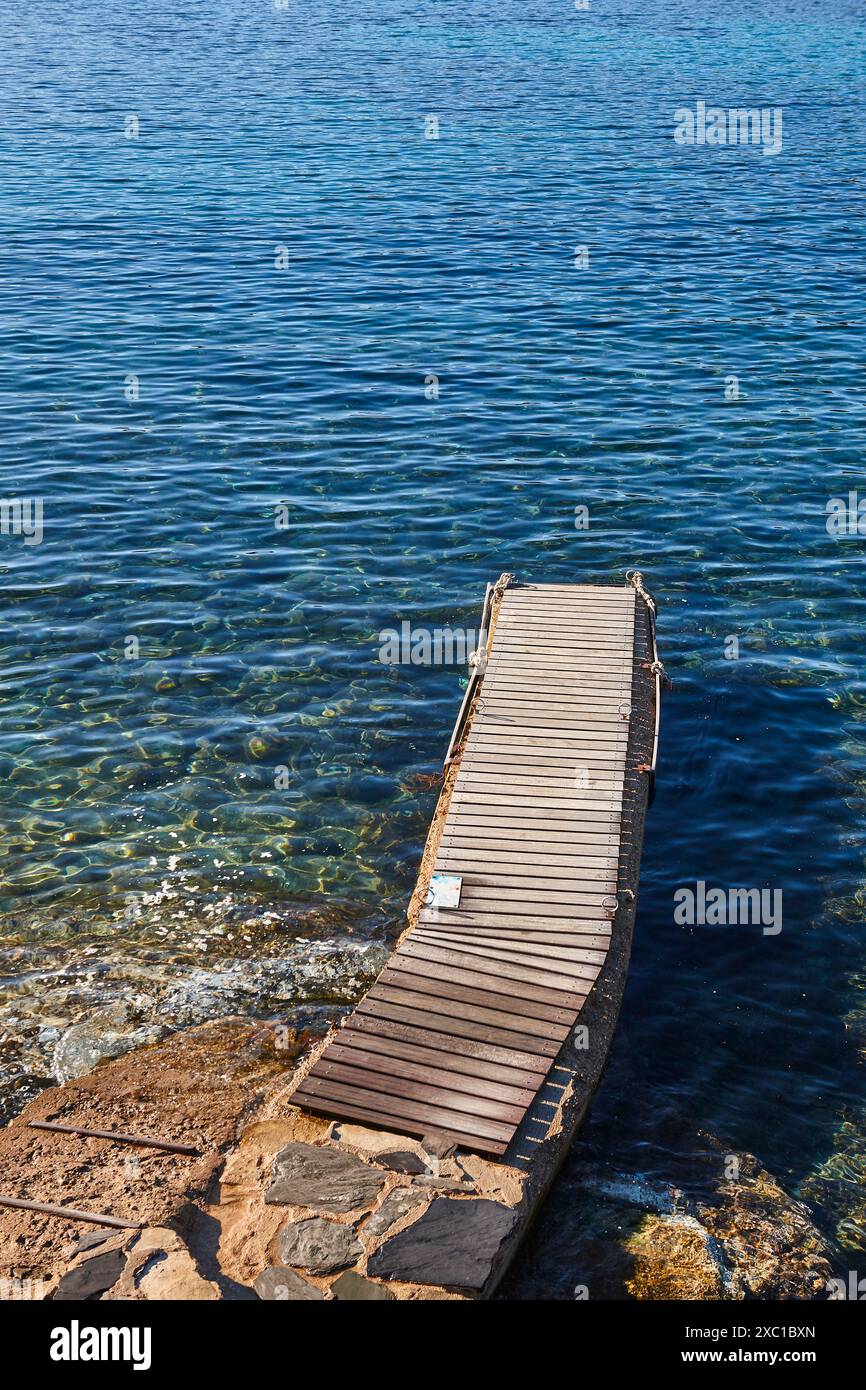 Trampolino di lancio sul mar mediterraneo. Costa brava. Catalogna, Spagna Foto Stock
