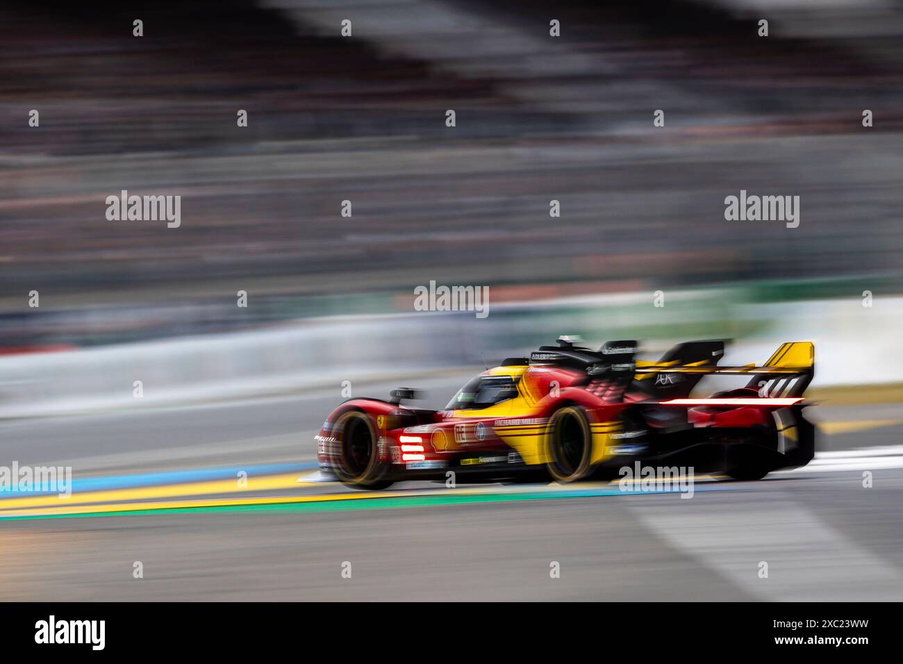 Le Mans, Francia, 13 giugno 2024#51 Ferrari AF Corse (ITA) Ferrari 499P (HY) - Alessandro Pier Guidi (ITA) / James Calado (GBR) / Antonio Giovinazzi (ITA) durante la 92a edizione della 24 ore di le Mans, 4° round del FIA WEC World Endurance Championship 2024, Hyperpole, Circuit des 24H du Mans, 13 giugno 2024 a le Mans, Francia. Foto Kristof Vermeulen/MPS Agency Credit MPS Agency/Alamy Live News Foto Stock