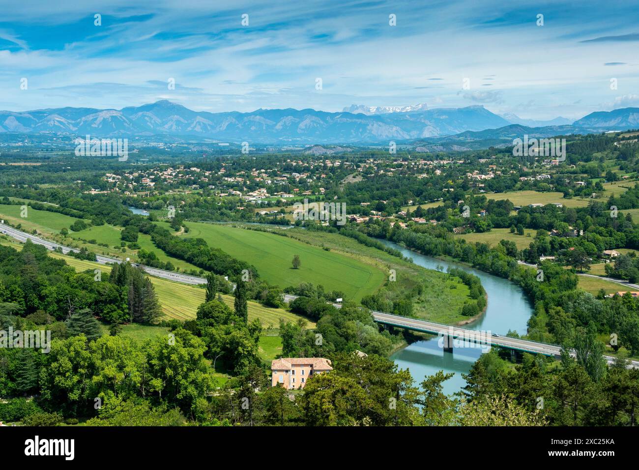 Sisteron. Vista del fiume Durance dalla Cittadella. Alpes-de-Haute-Provence. Provence-Alpes-Côte d'Azur. Francia Foto Stock