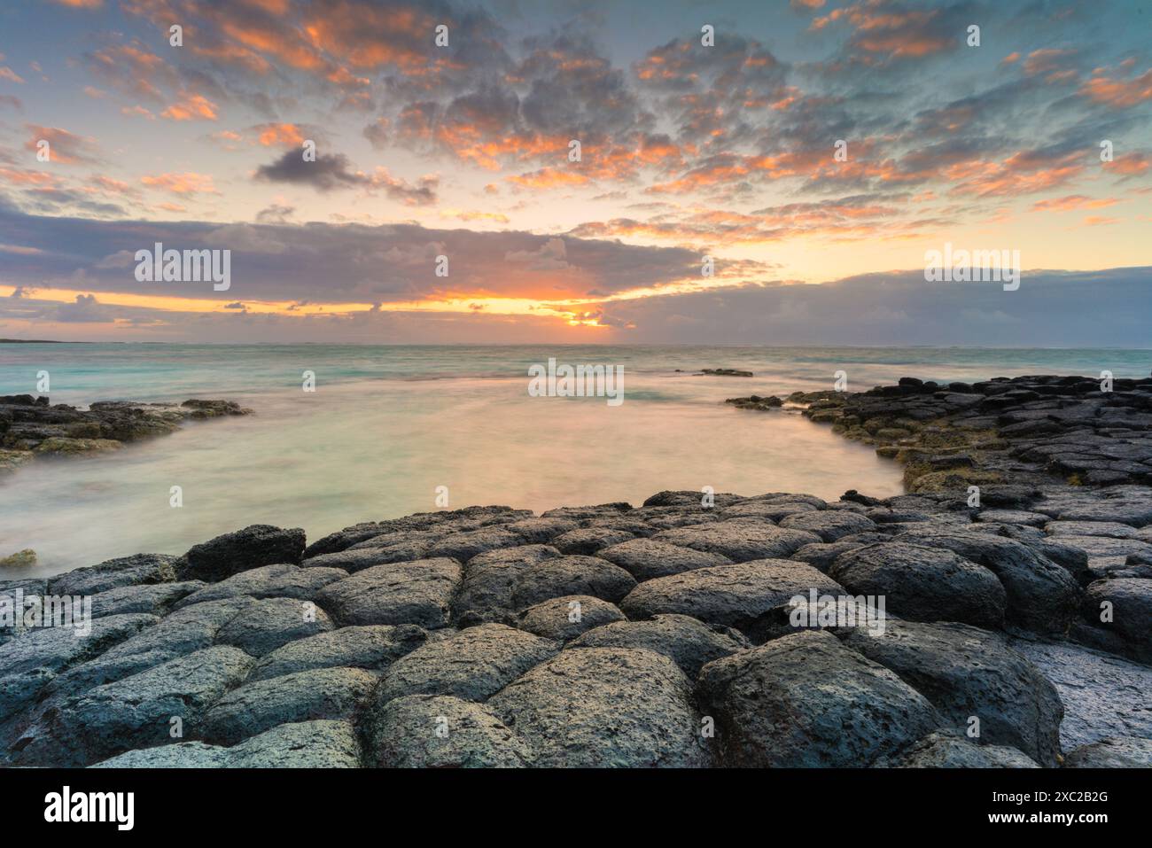 Alba tropicale su Trou d'eau Douce, Isola Mauritius Foto Stock