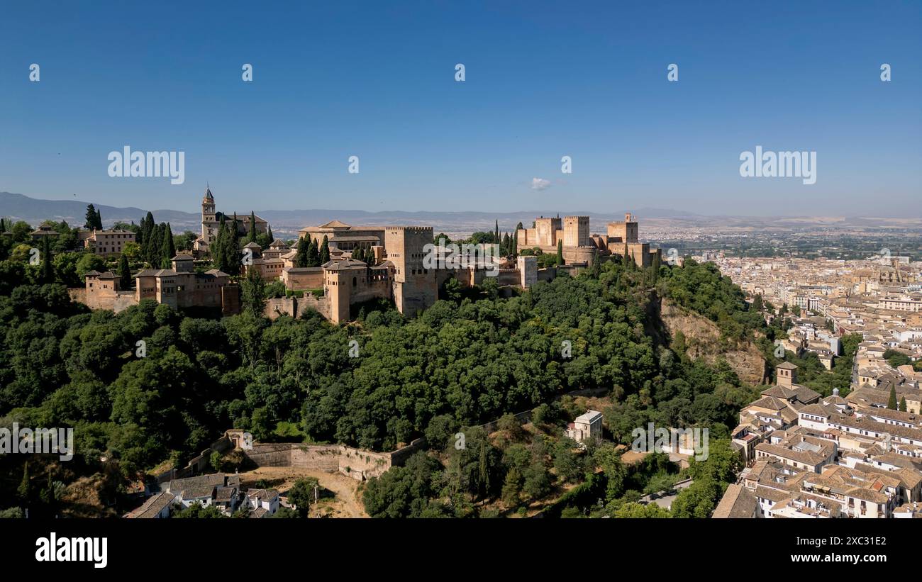 Vista aerea della splendida Alhambra di Granada, Andalusia, Spagna. Foto Stock