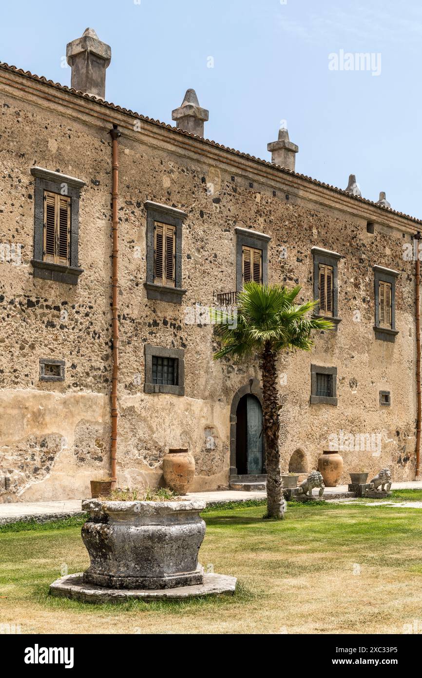 Il Castello Nelson (Castello di Maniace), Bronte, Sicilia, donato all'ammiraglio Horatio Nelson da re Ferdinando nel 1799 in ringraziamento per il suo salvataggio Foto Stock