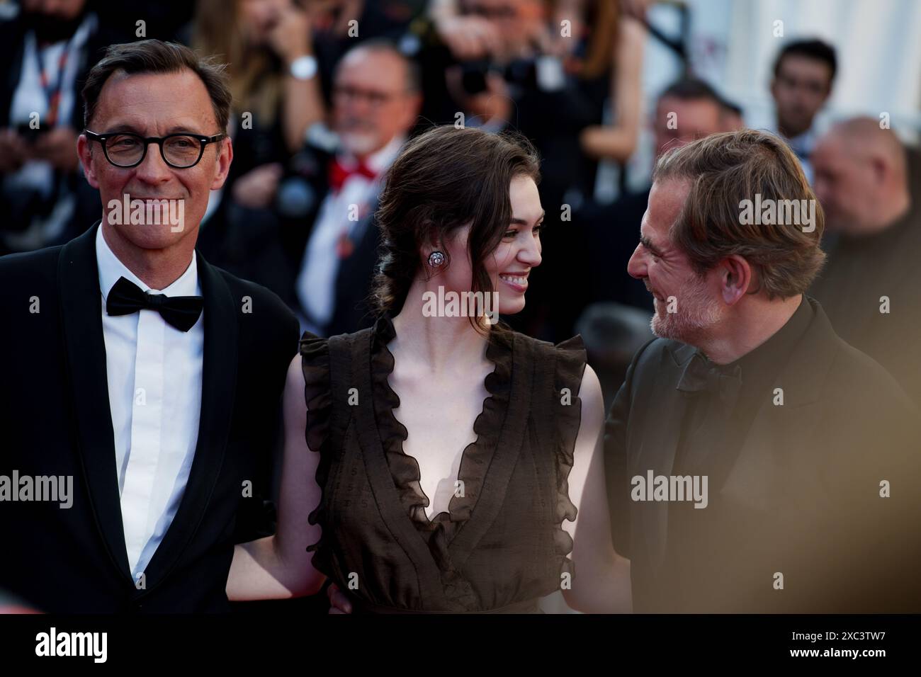 CANNES, FRANCIA - 22 MAGGIO: Pierfrancesco Favino, Pierre Niney, Anaids Demoustier partecipano al tappeto de il Conte di Montecristo al Festival de Foto Stock